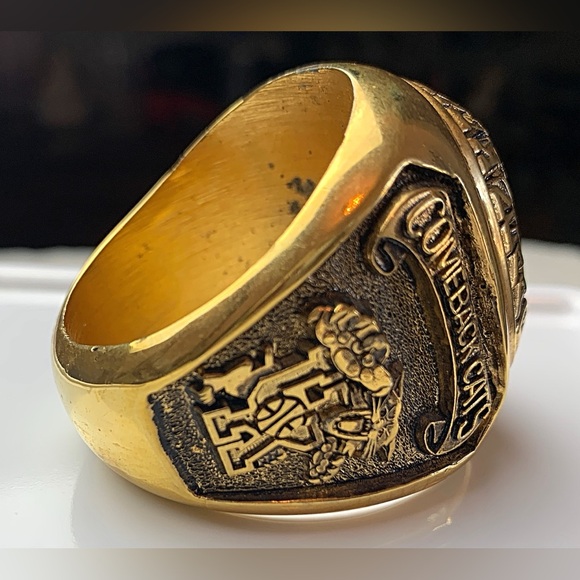 Kentucky Wildcat 98 Comeback Cats Team Ring Paper Weight - RARE - Picture 6 of 8